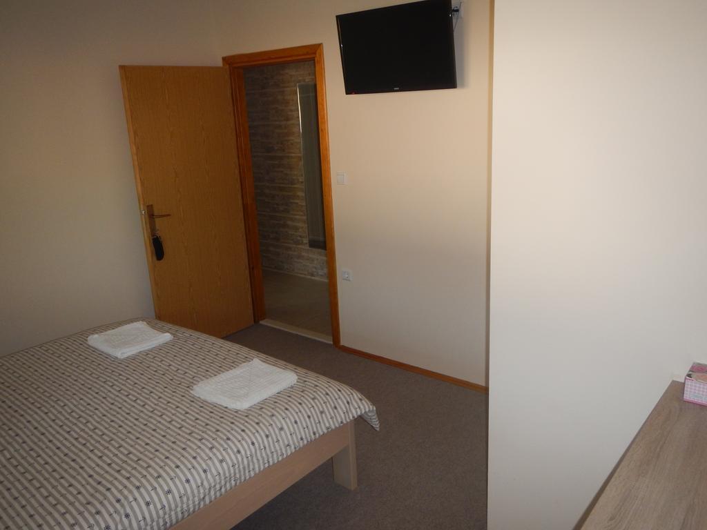 Riverside Guesthouse Pocitelj ภายนอก รูปภาพ