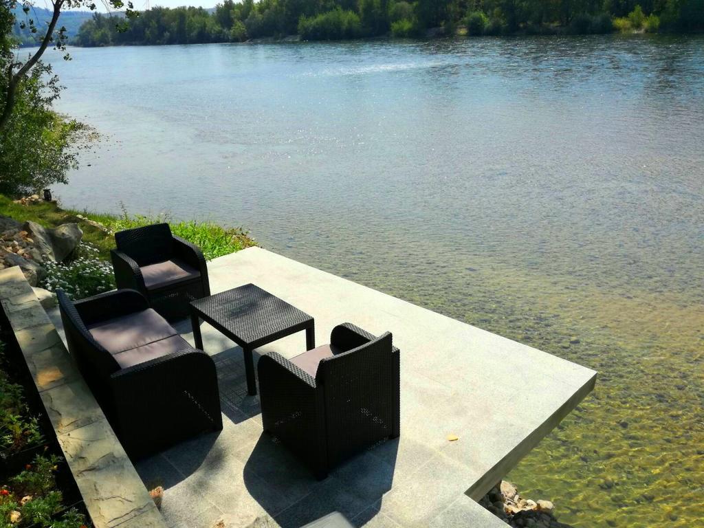 Riverside Guesthouse Pocitelj ภายนอก รูปภาพ